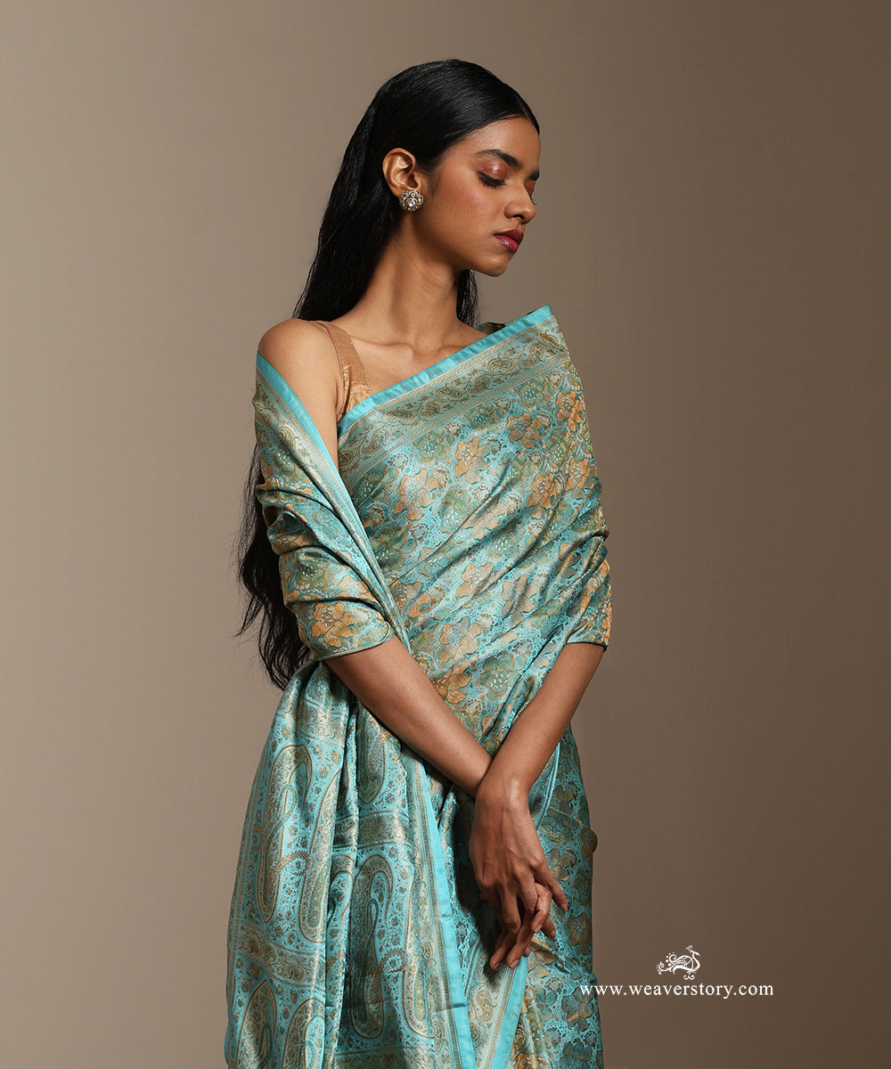 Ice_Blue_Handloom_Pure_Katan_Silk_Tanchoi_Banarasi_Saree_With_Rose_Flower_Jall_And_Ambi_Border_WeaverStory_02