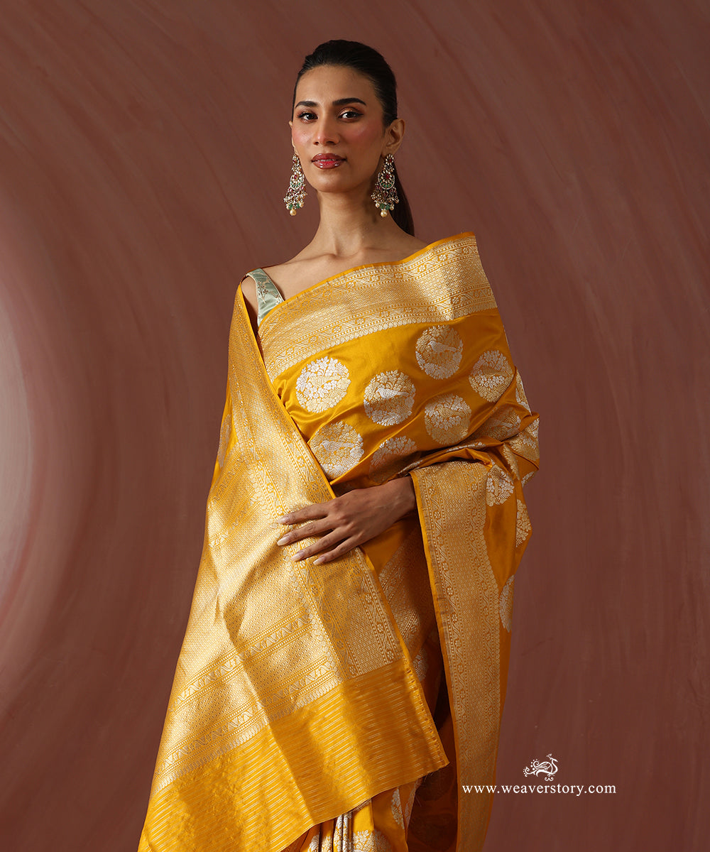 Yellow_Handloom_Pure_Katan_Silk_Banarasi_Saree_With_Kadhwa_Birds_Boota_WeaverStory_02