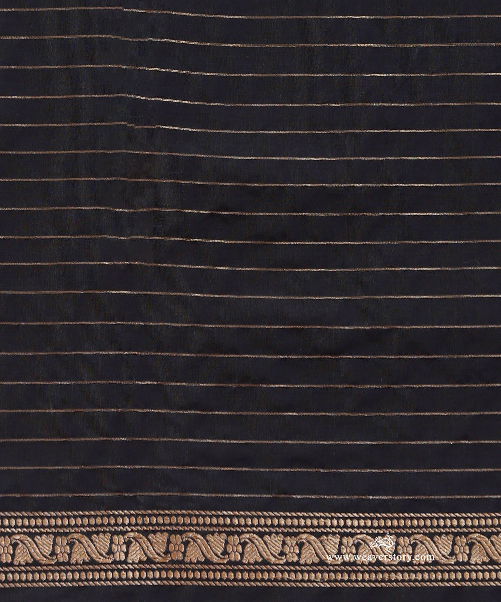 Navy_Blue_Handloom_Pure_Katan_Silk_Banarasi_Saree_With_Kadhwa_Birds_Boota_WeaverStory_05