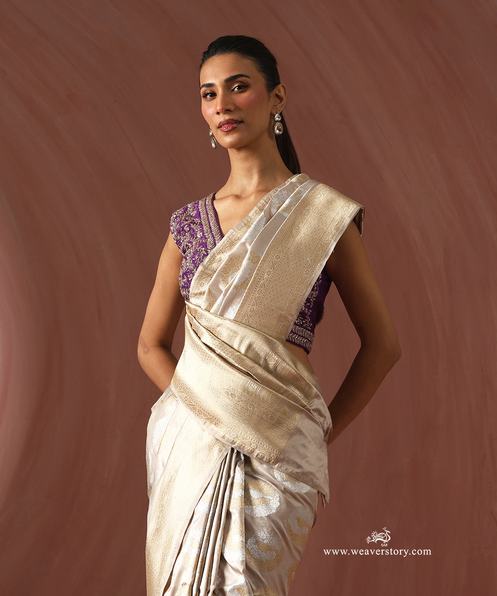 Off_White_Handloom_Pure_Katan_Silk_Banarasi_Saree_With_Kadhwa_Birds_Boota_WeaverStory_02