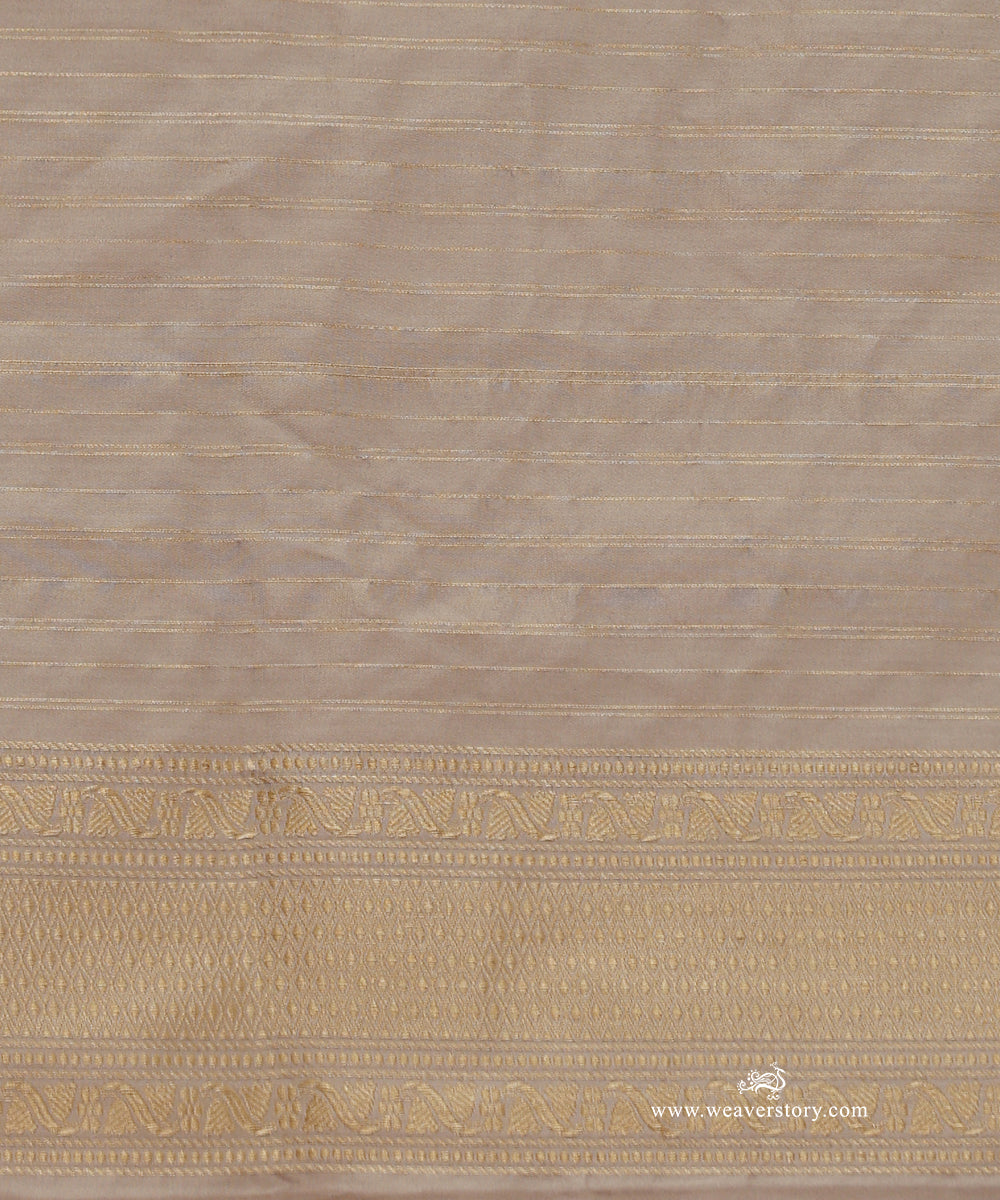 Off_White_Handloom_Pure_Katan_Silk_Banarasi_Saree_With_Kadhwa_Birds_Boota_WeaverStory_05