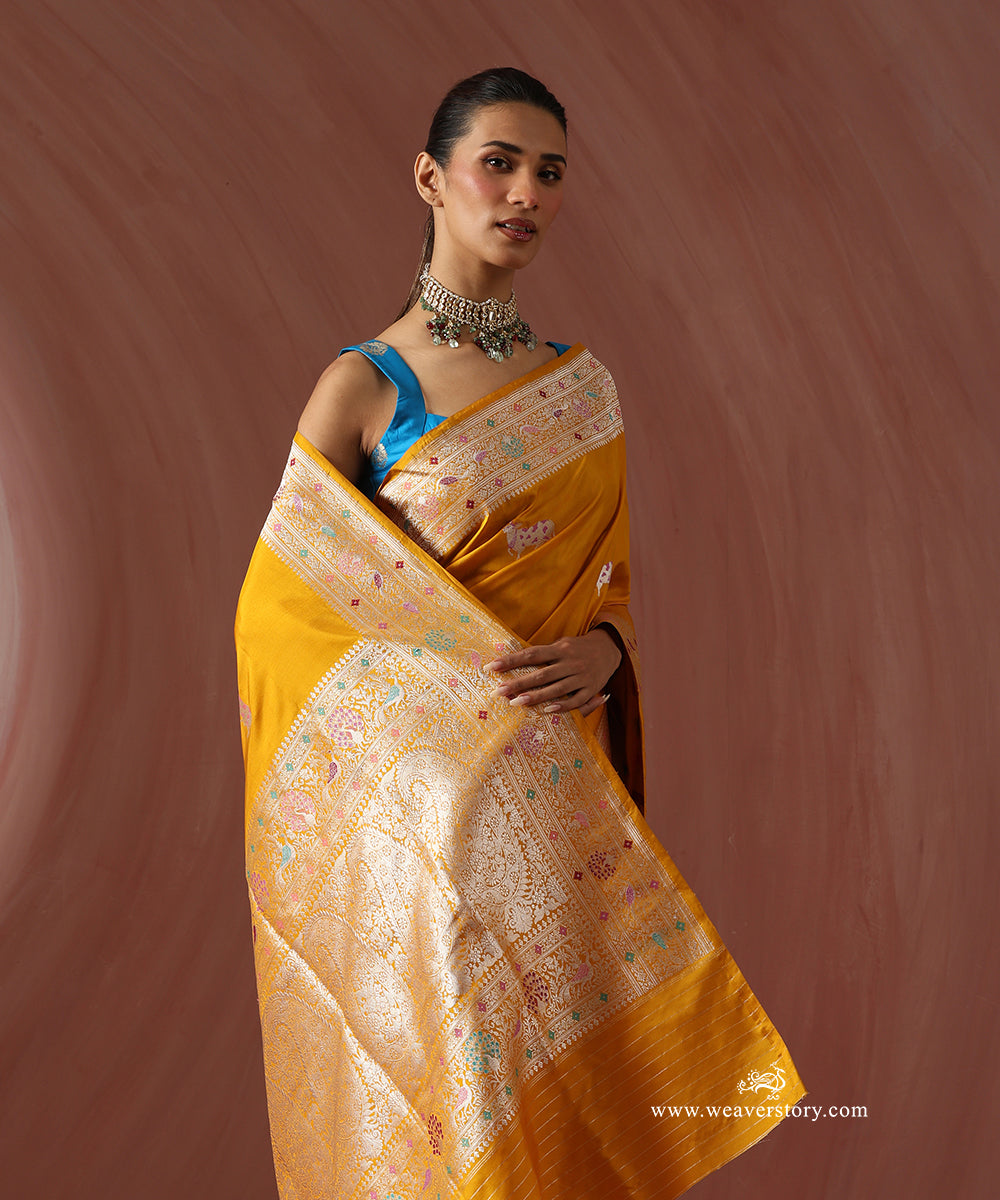 Mustard_Handloom_Pure_Katan_Silk_Banarasi_Kadhwa_Meenakari_Nandi_Motifs_With_Peacock_Motif_Border_WeaverStory_02