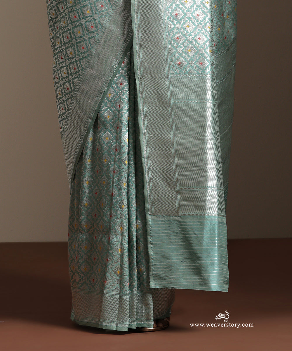 Ice_Blue_Handloom_Pure_Katan_Silk_Banarasi_Meenakari_Kimkhab_Saree_With_Solver_Zari_WeaverStory_04