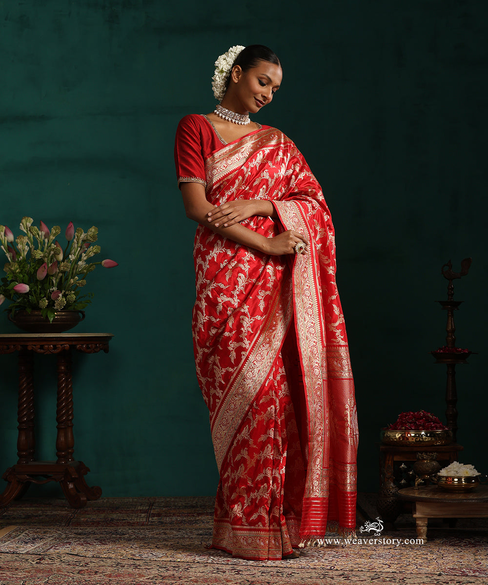 Red_Handloom_Pure_Katan_Silk_Real_Zari_Banarasi_Saree_With_Love_Birds_Motif_WeaverStory_02