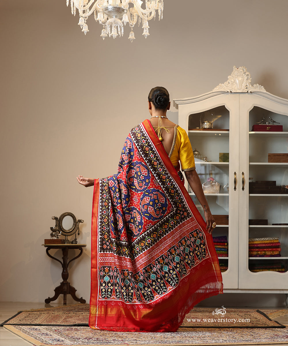Red_Blue_Handloom_Double_Ikat_Patola_Saree_With_Fish_Motifs_WeaverStory_03