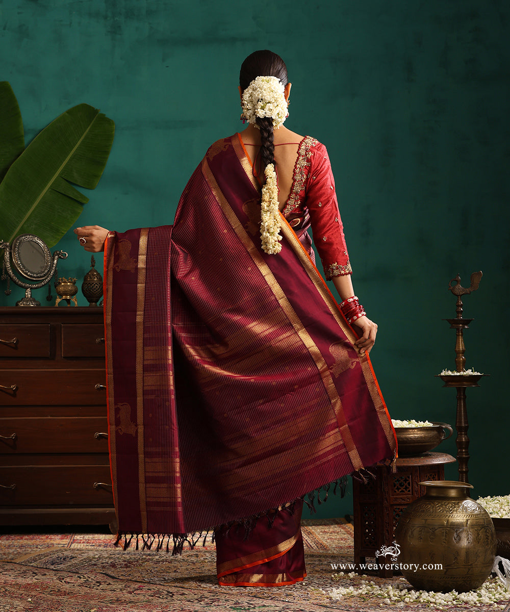 Wine_Handloom_Pure_Silk_Pure_Zari_Checks_Kanjivaram_Saree_With_Nandi_Motif_On_Border_WeaverStory_03