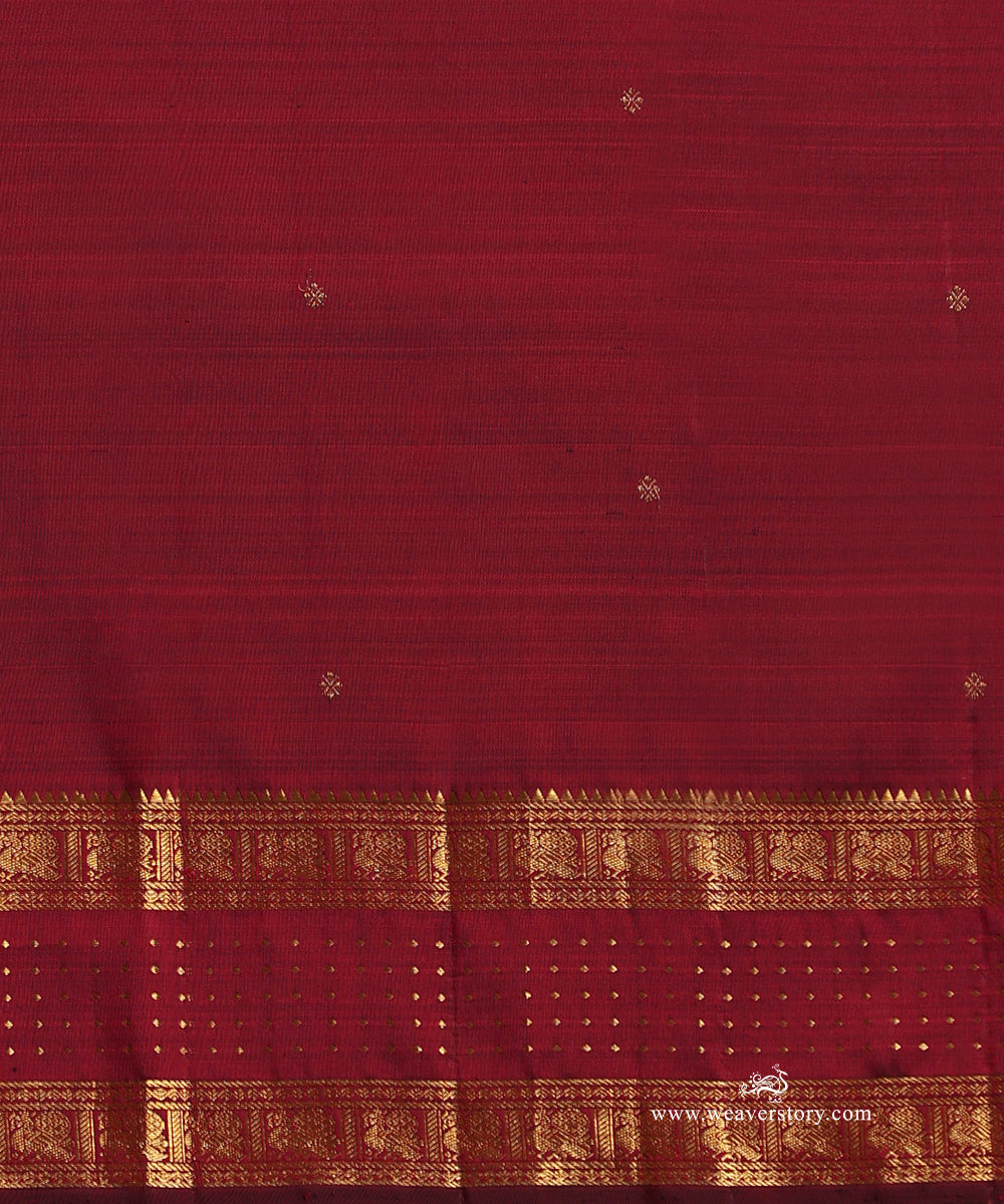 Maroon_Handloom_Pure_Silk_Pure_Zari_Kanjivaram_Saree_With_Small_Kollam_Motifs_And_Annpakshi_Border_WeaverStory_05