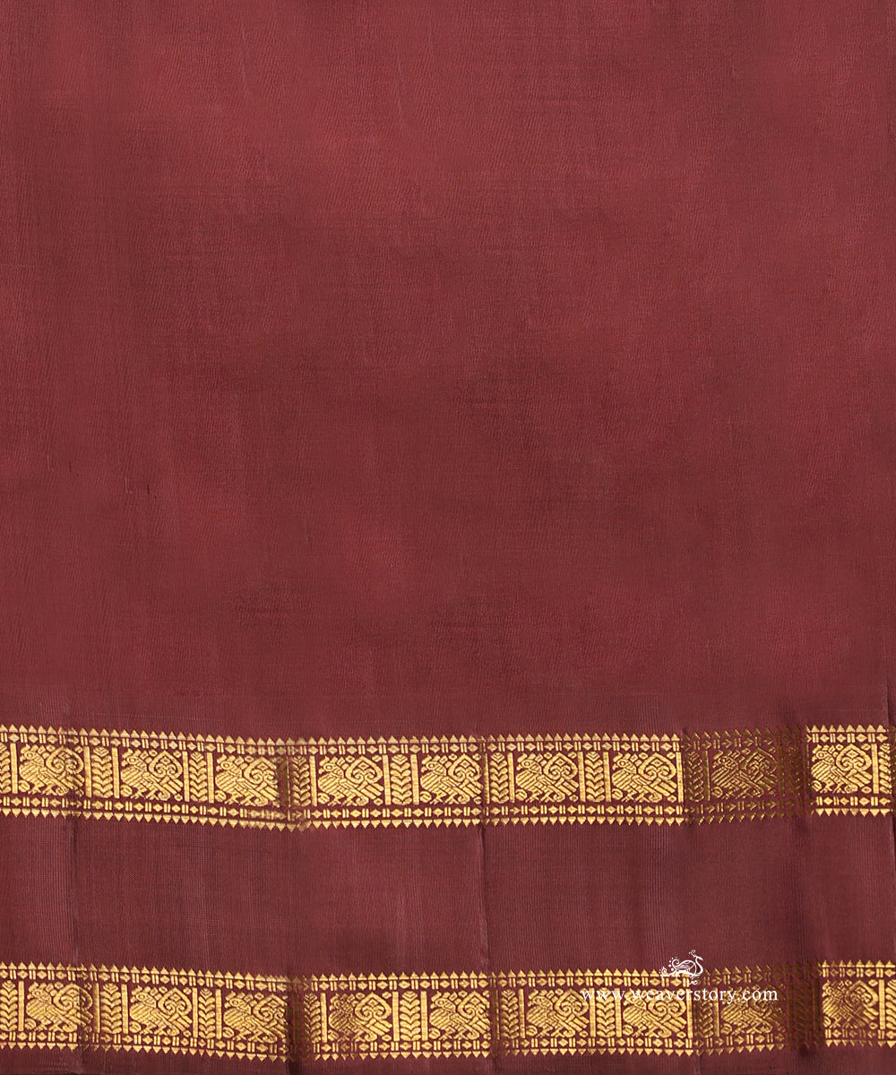Mustard_Handloom_Gold_Pure_Silk_Pure_Zari_Checks_Kanjivaram_Saree_With_Wine_Border_WeaverStory_05