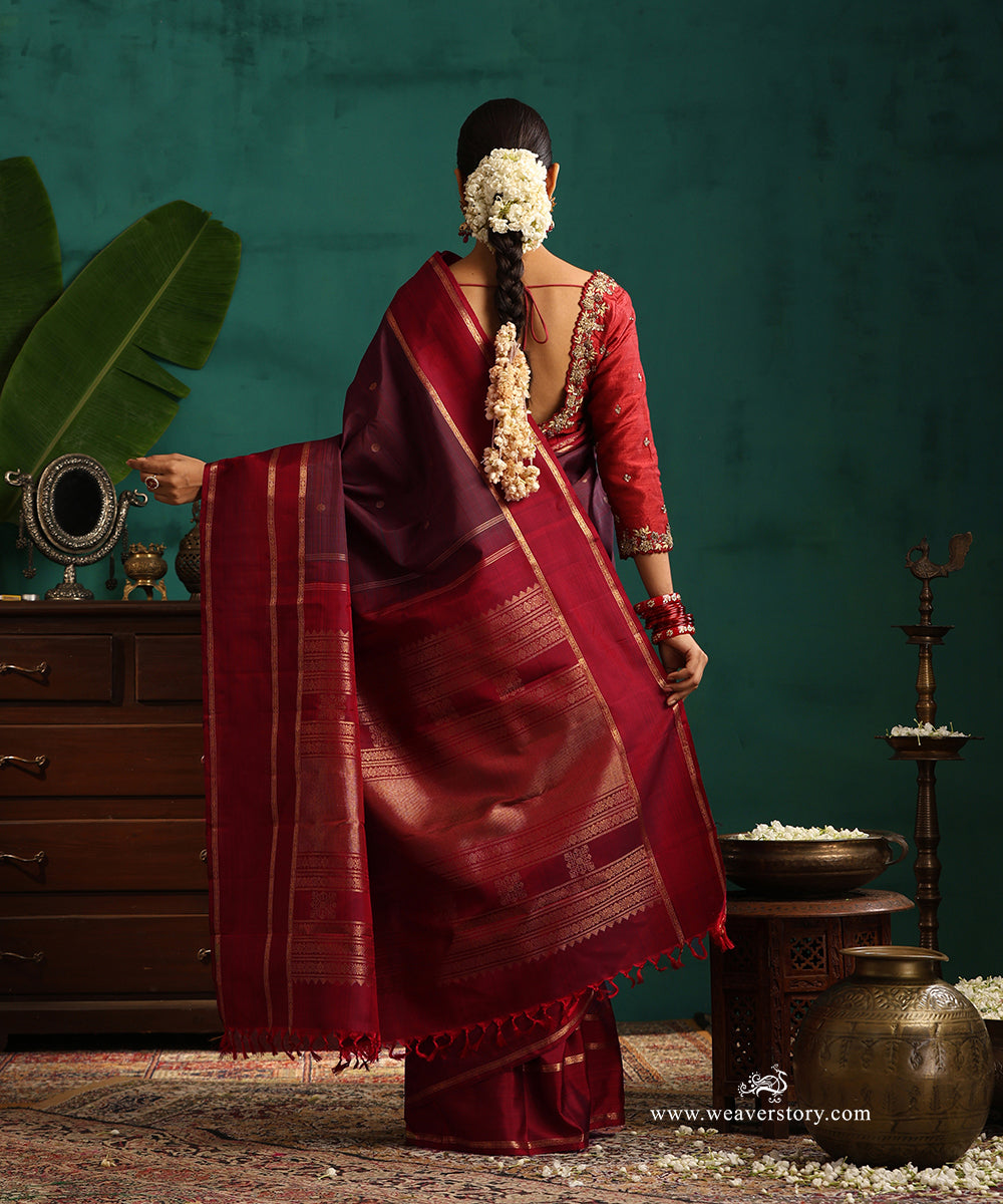 Wine_Handloom_Pure_Silk_Pure_Zari_Striped_Saree_With_Chakram_Motifs_And_Maroon_Korwai_Border_WeaverStory_03