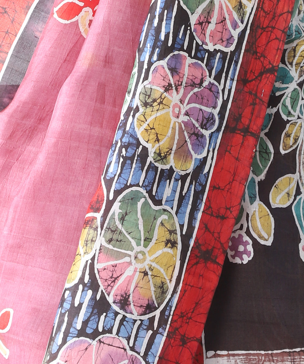 Rose_Pink_And_Black_Handloom_Hand_Batik_Pure_Mulberry_Silk_Saree_With_Kanha_Ji_On_Pallu_WeaverStory_04