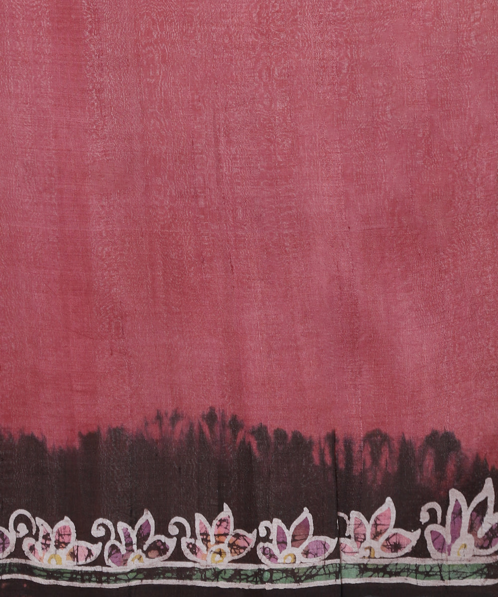Rose_Pink_And_Black_Handloom_Hand_Batik_Pure_Mulberry_Silk_Saree_With_Kanha_Ji_On_Pallu_WeaverStory_05