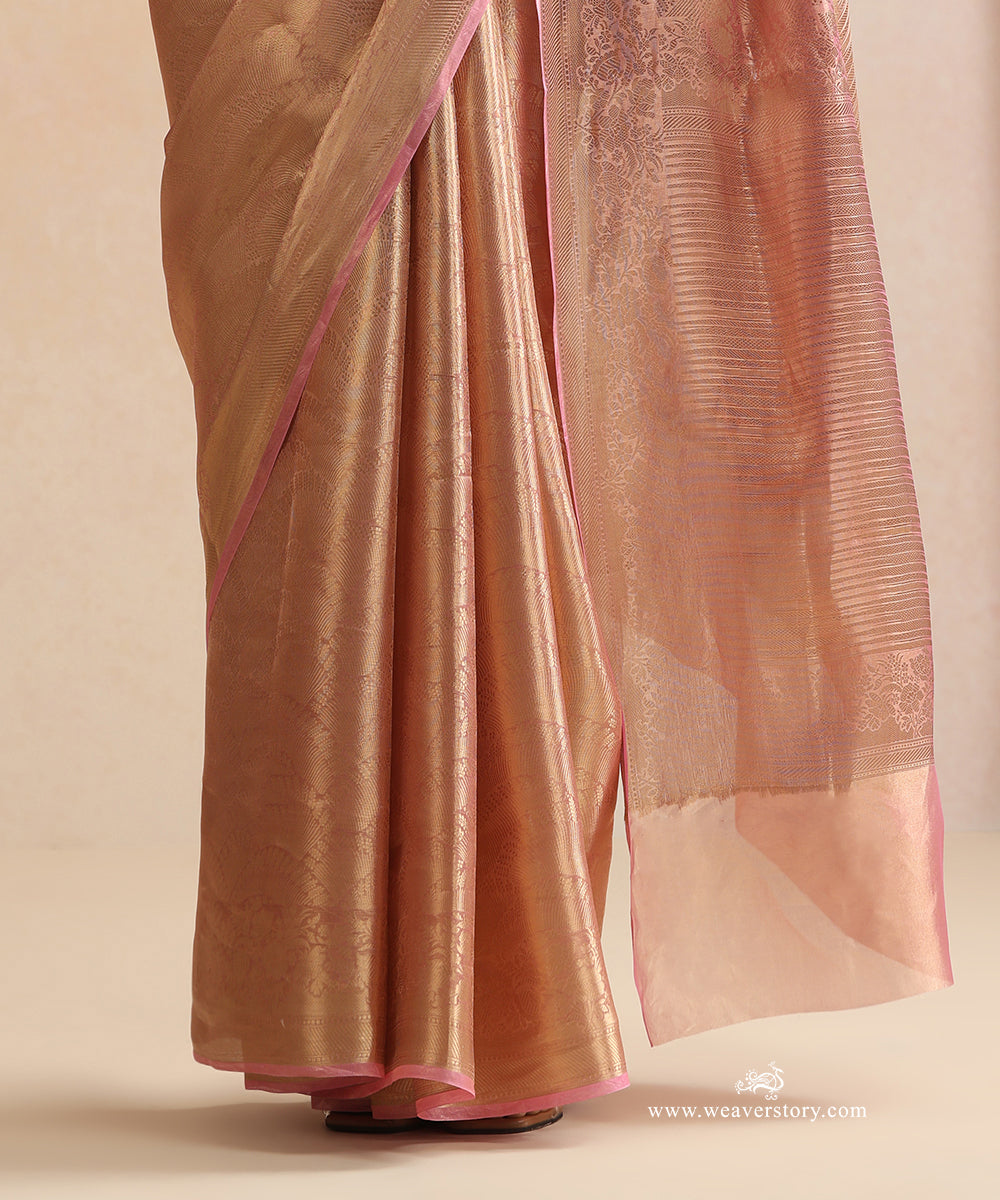 Pink_And_Gold_Handloom_Pure_Silk_Tissue_Tanchoi_Banarasi_Saree_WeaverStory_04