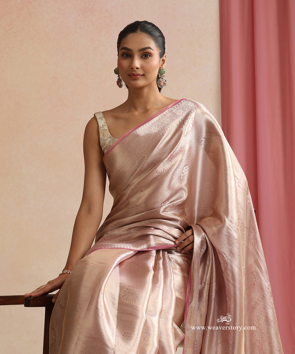 Pink_And_Silver_Handloom_Pure_Silk_Tissue_Tanchoi_Banarasi_Saree_WeaverStory_02