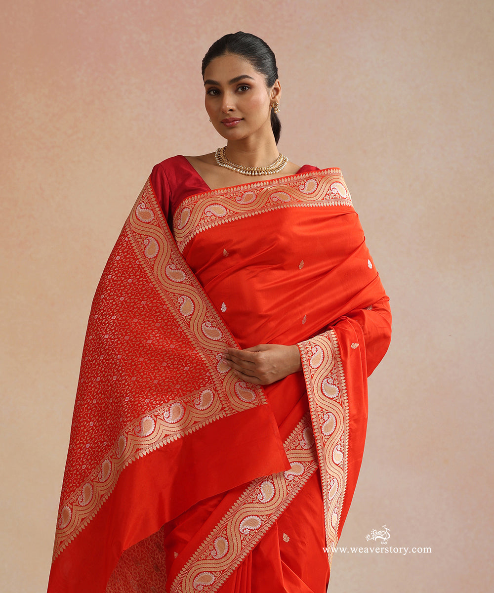Orange_Handloom_Pure_Katan_Silk_Banarasi_Saree_With_Ambi_Border_And_Gold_Silver_Kadhwa_Booti_WeaverStory_02