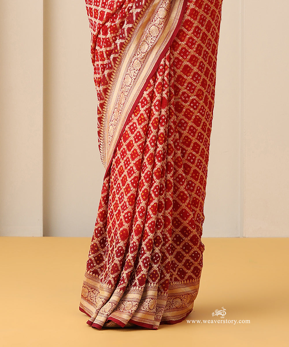 Red_And_Maroon_Shaded_Handloom_Pure_Georgette_Banarasi_Bandhej_Saree_With_Zari_Border_WeaverStory_04