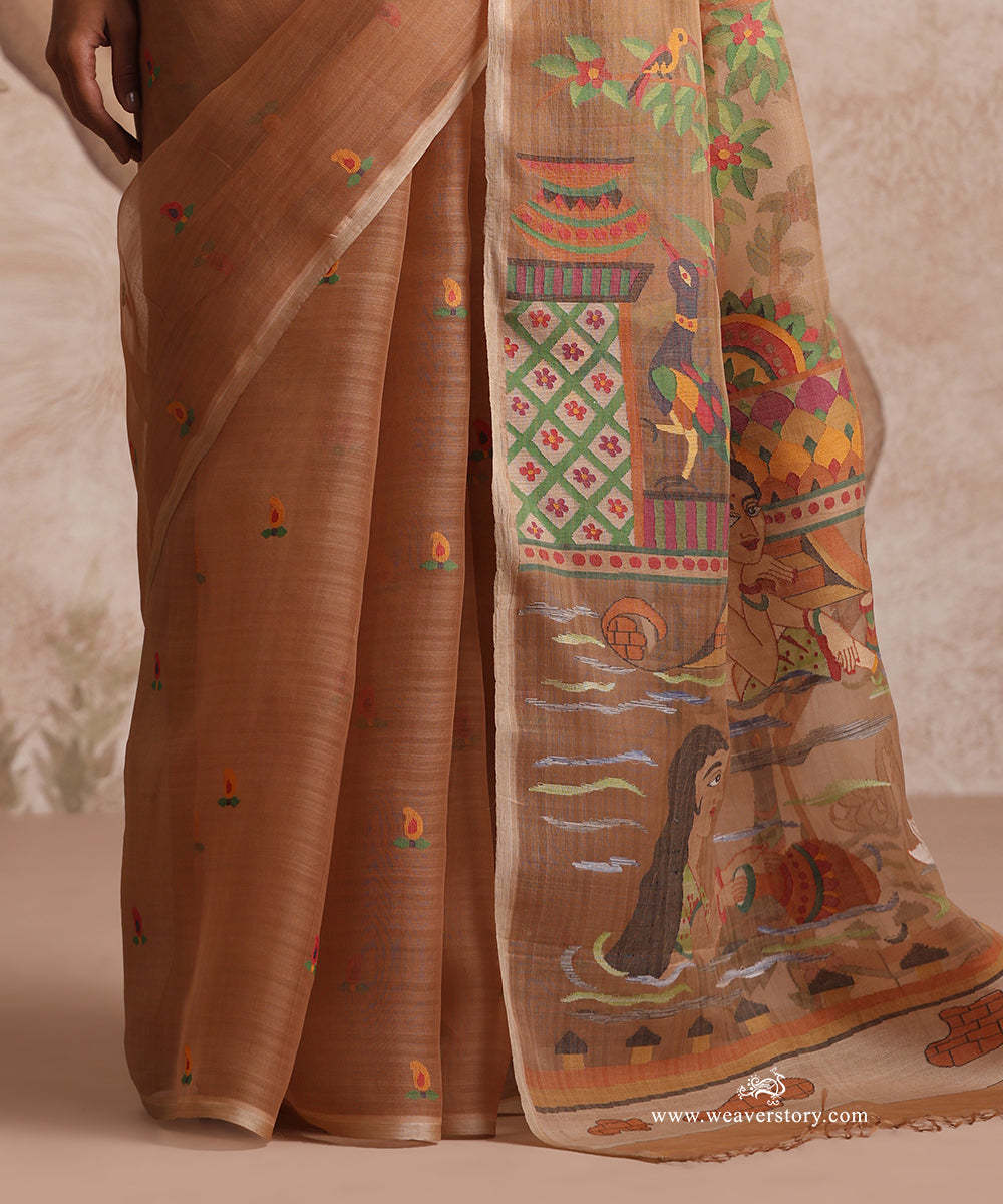 Light_Brown_Handloom_Pure_Muslin_Dhakai_Jamdani_Saree_With_Lord_Radha_Kishana_On_Pallu_WeaverStory_05