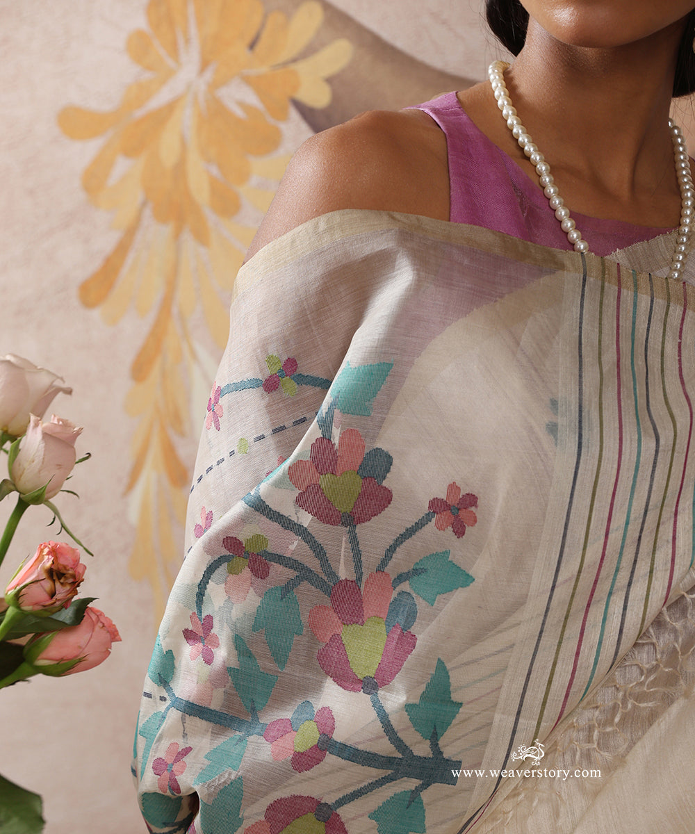 Off_White_Handloom_Pure_Matka_Silk_Dhakai_Jamdani_Saree_With_Floral_Muslin_Jamdani_Pallu_WeaverStory_05