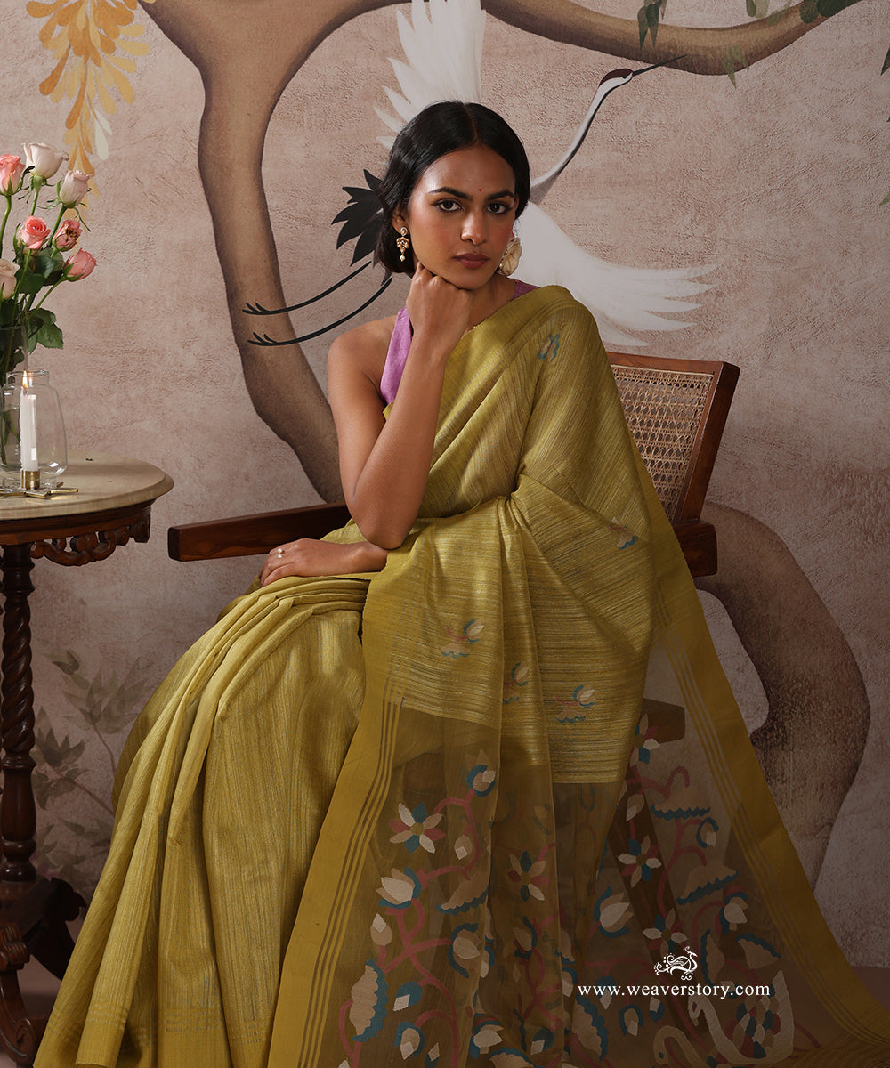 Mustard_Handloom_Pure_Matka_Silk_Dhakai_Jamdani_Saree_With_Swan_Muslin_Jamdani_Pallu_WeaverStory_03