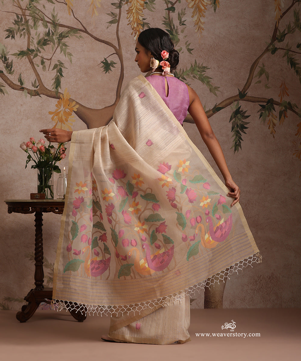 Beige_Handloom_Pure_Matka_Silk_Dhakai_Jamdani_Saree_With_Swan_Muslin_Jamdani_Pallu_WeaverStory_04