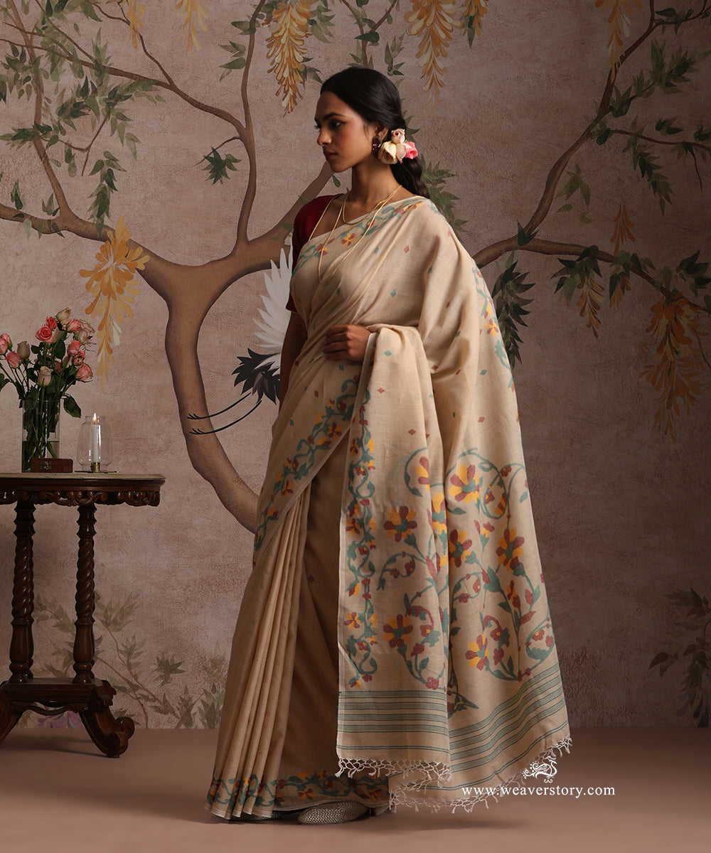 Beige_Handloom_Pure_Tussar_Silk_Dhakai_Jamdani_Saree_With_Floral_Border_And_Pallu_WeaverStory_02