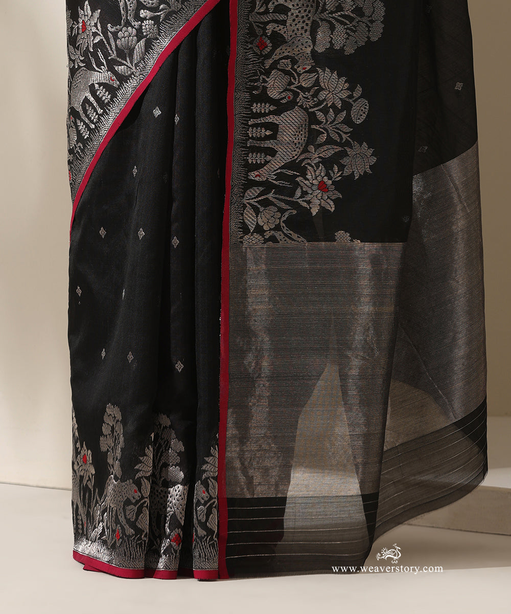 Black_Handloom_Pure_Silk_Chanderi_Eknaliya_Saree_With_Small_Booti_And_Shikargah_Border_With_Pink_Selvedge_WeaverStory_04