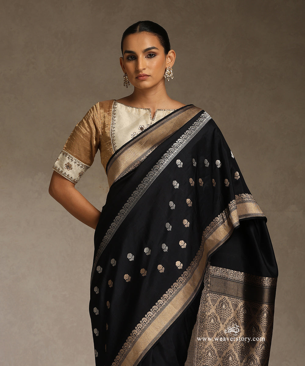 Black_Handloom_Pure_Katan_Silk_Banasari_Saree_With_Sona_Rupa_Kadhwa_Boota_WeaverStory_02