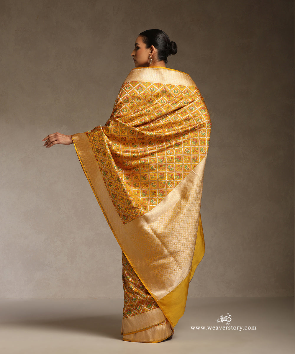 Yellow_Handloom_Pure_Katan_Silk_Saree_Banarasi_Patola_Saree_With_Floral_And_Parrot_Motifs_WeaverStory_03