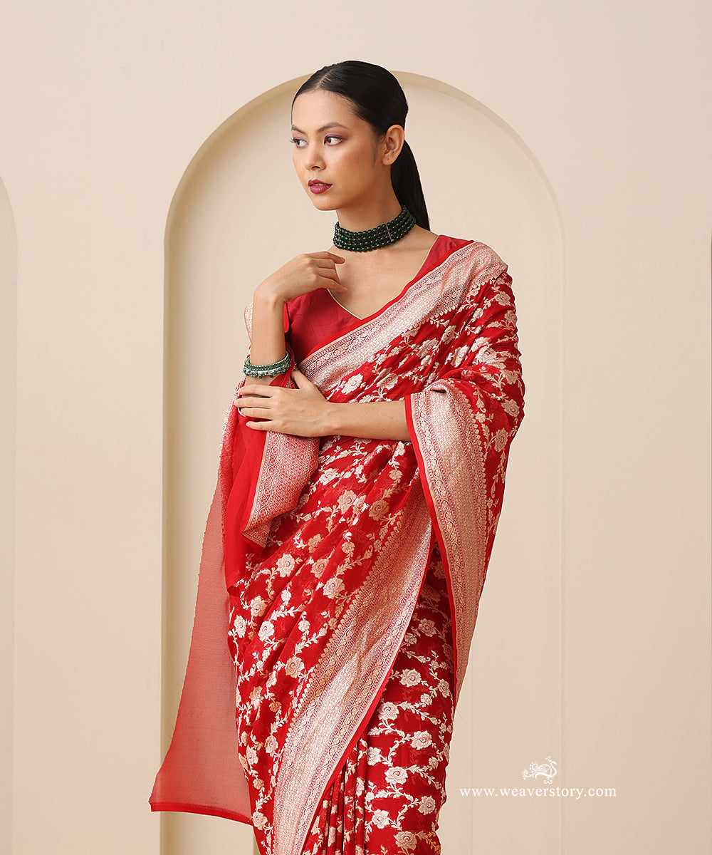 Red_Handloom_Pure_Georgette_Saree_With_Allover_Floral_Jaal_WeaverStory_02