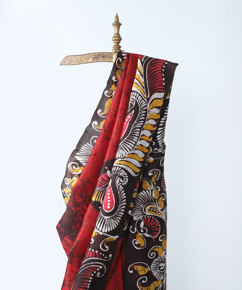 Red_And_Black_Handloom_Hand_Batik_Pure_Mulberry_Silk_Saree_WeaverStory_02