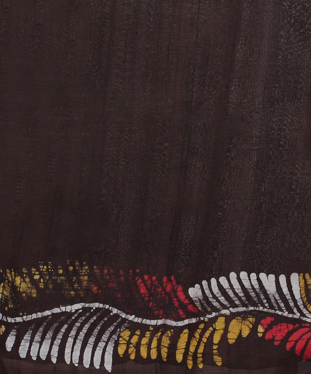 Red_And_Black_Handloom_Hand_Batik_Pure_Mulberry_Silk_Saree_WeaverStory_05