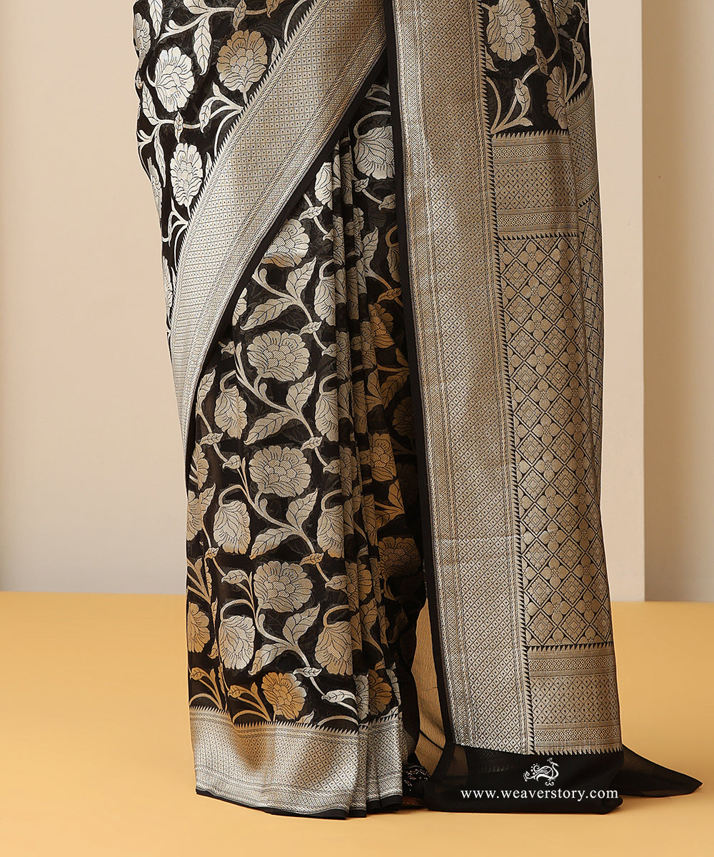 Black_Handloom_Pure_Georgette_Banarasi_Cutwork_Saree_With_Allover_Rose_Jaal_WeaverStory_04