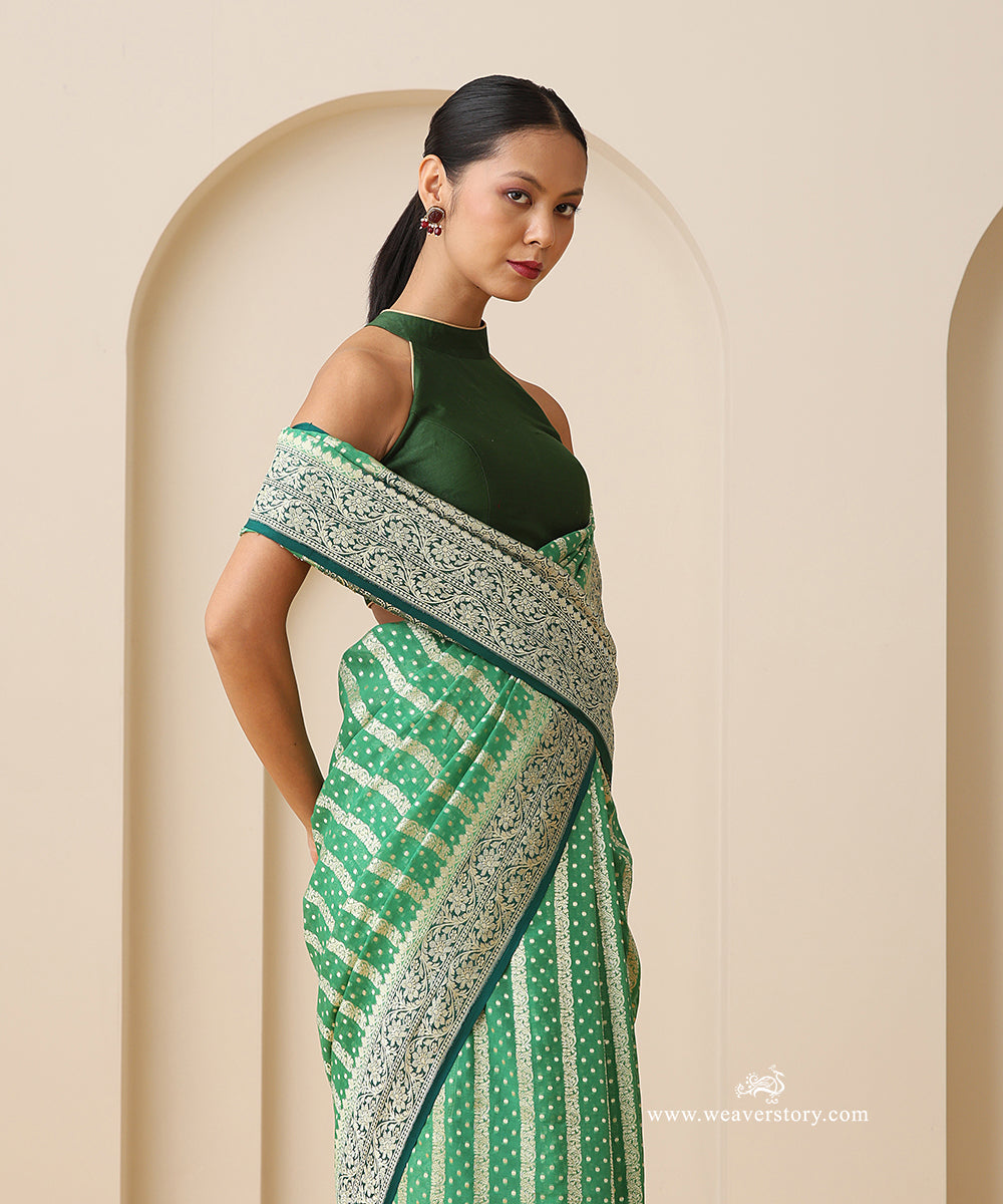 Green_Handloom_Pure_Georgette_Banarasi_Saree_With_Dark_Green_Contrast_Border_WeaverStory_02