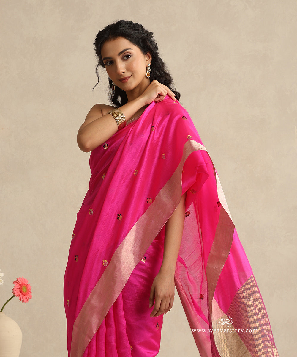 Pink_Handloom_Silk_Eknaliya_Chanderi_Saree_With_Small_Floral_Booti_WeaverStory_02
