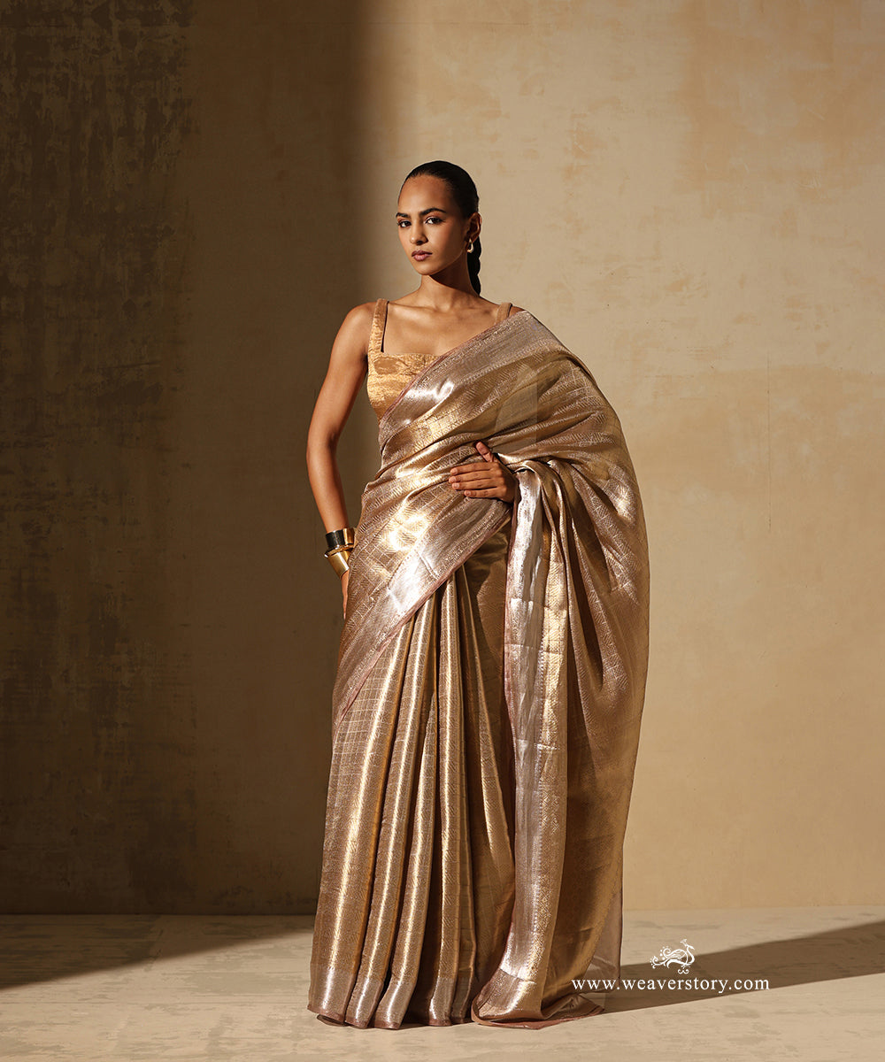 Gold Handloom Pure Silk Tissue Tanchoi Banarasi Saree With Peach Selvedge