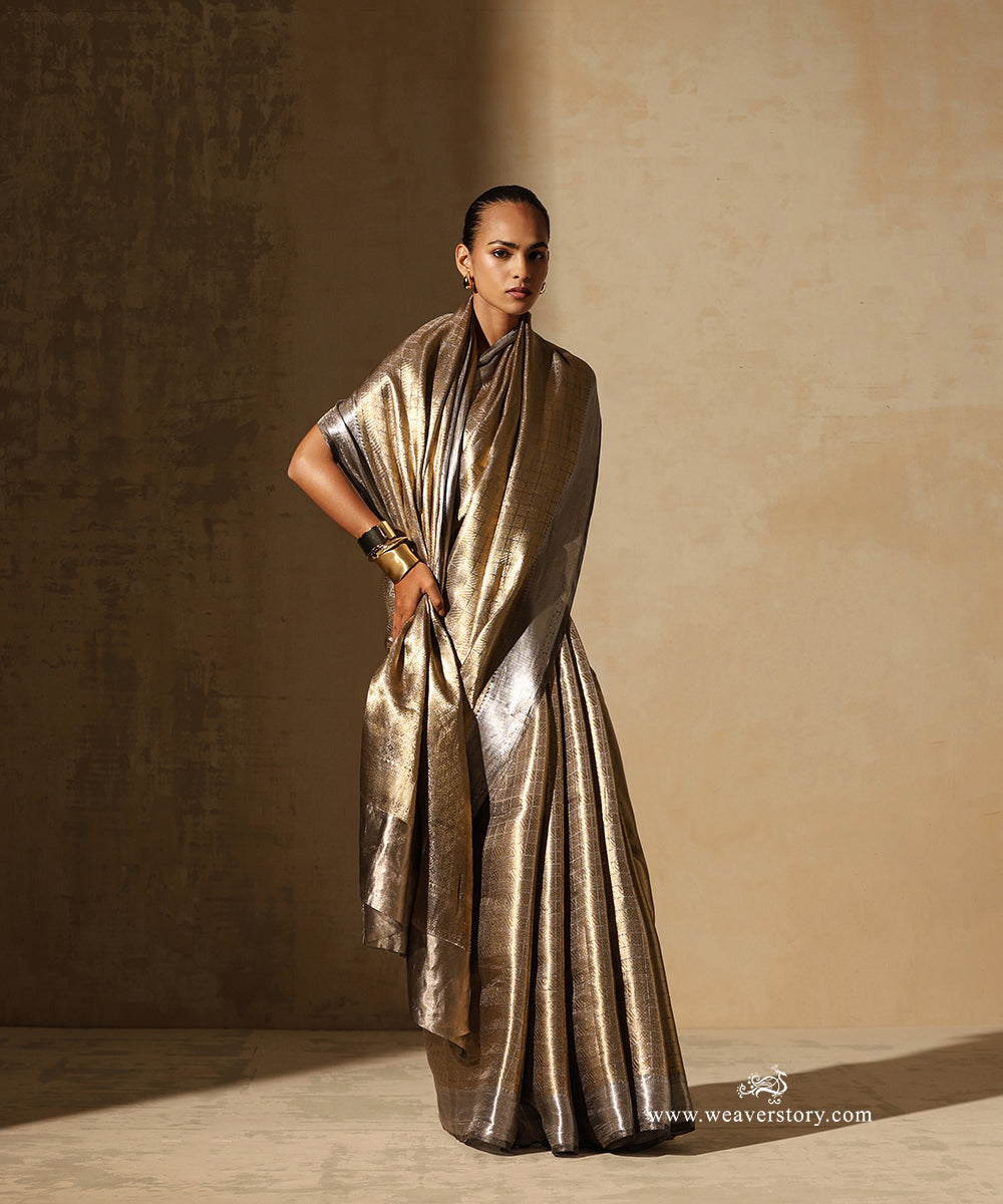 Gold Handloom Pure Silk Tissue Tanchoi Banarasi Saree With Silver Border Selvedge