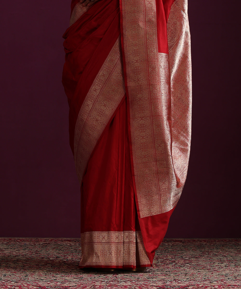 Red_Pure_Katan_Silk_Banarasi_Saree_With_Gold_Zari_Border_&_Palla_WeaverStory_04