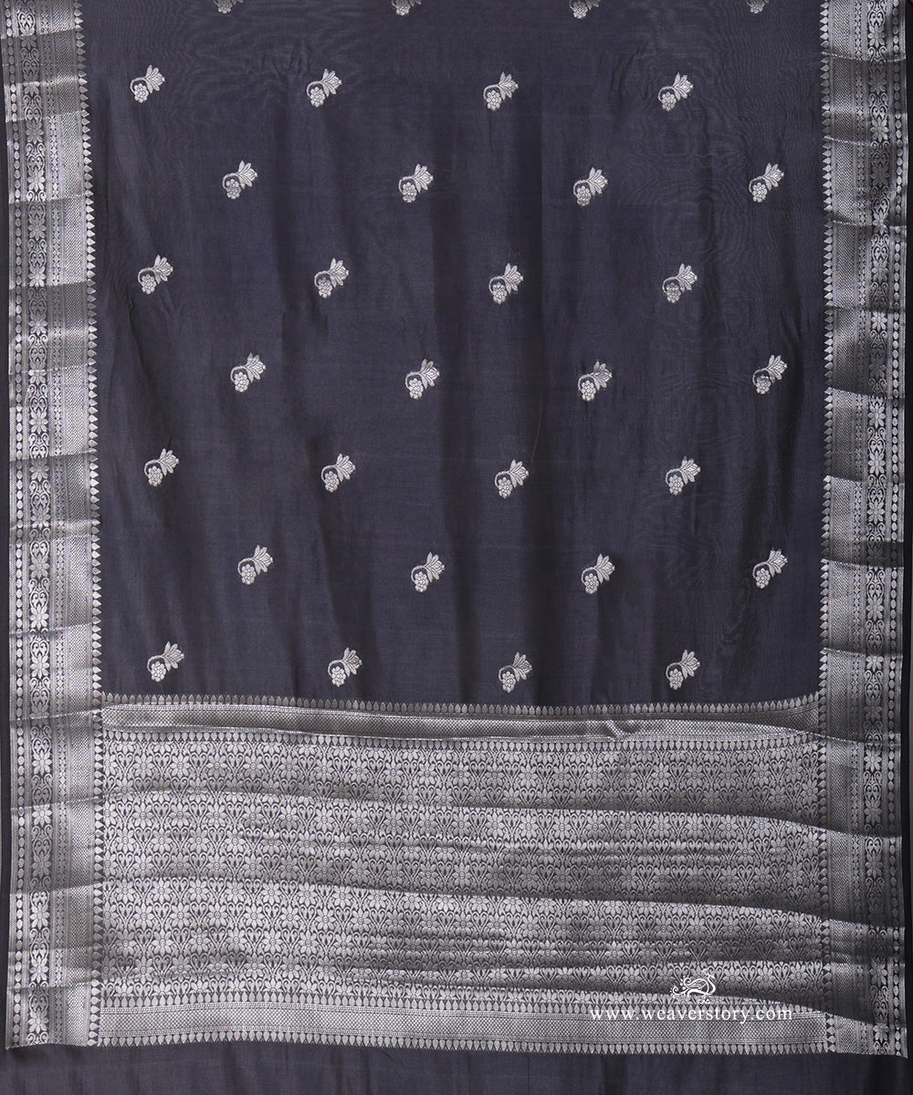 Black_Handloom_Pure_Chiniya_Silk_Banarasi_Saree_With_Cutwork_Flower_Boota_And_Havey_Blouse_WeaverStory_04