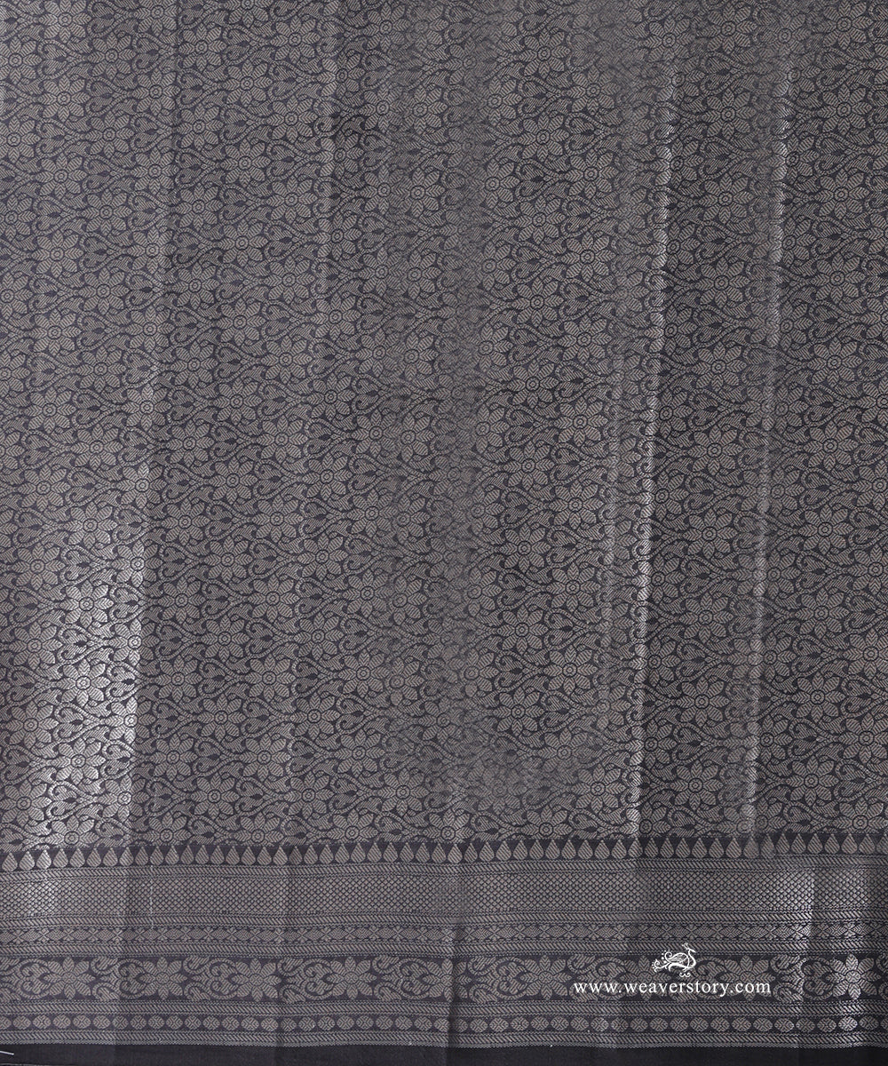 Black_Handloom_Pure_Chiniya_Silk_Banarasi_Saree_With_Cutwork_Flower_Boota_And_Havey_Blouse_WeaverStory_05