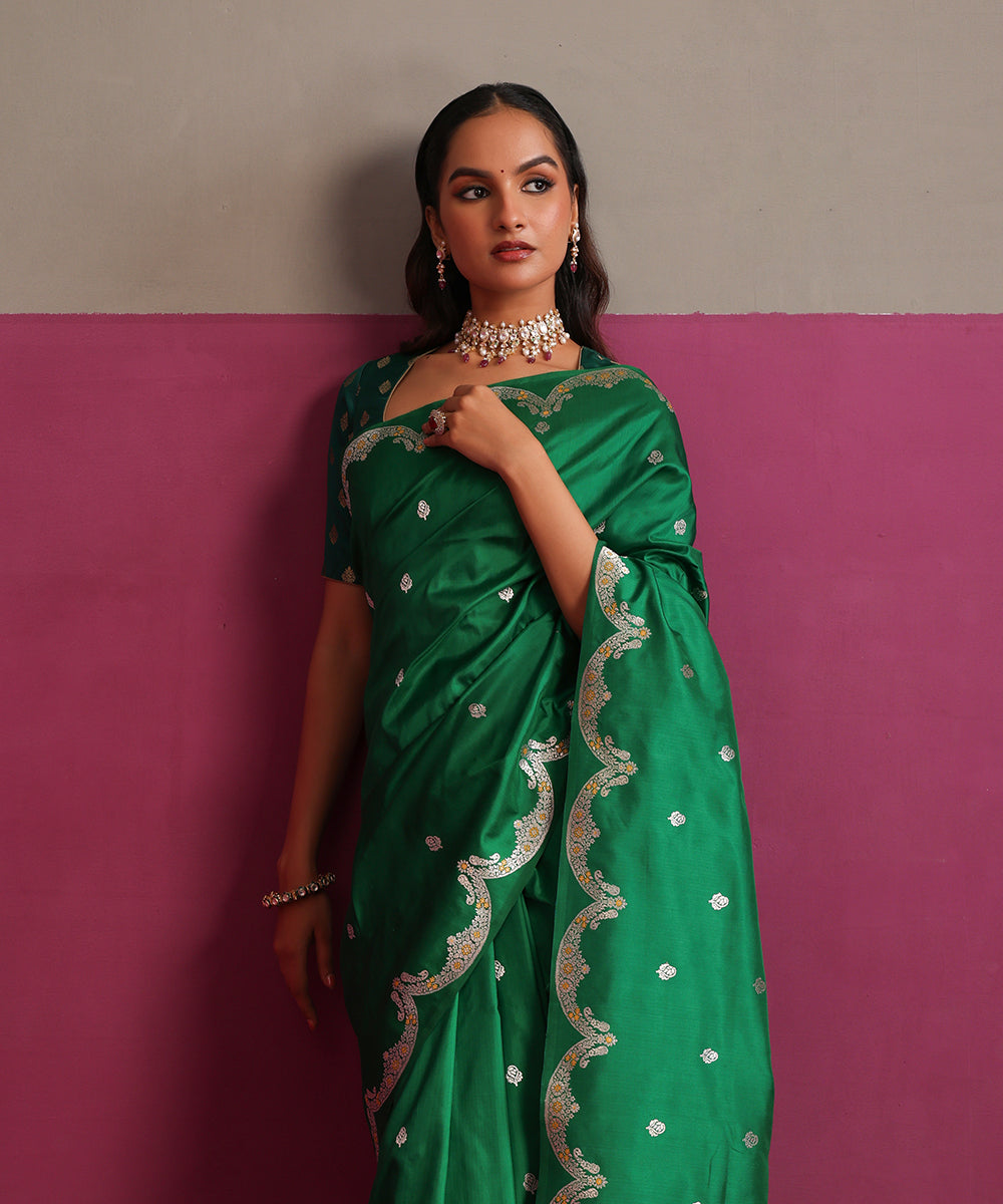 Green_Pure_Katan_Silk_Banarasi_Kadhwa_Saree_With_Scalloped_Border_WeaverStory_01