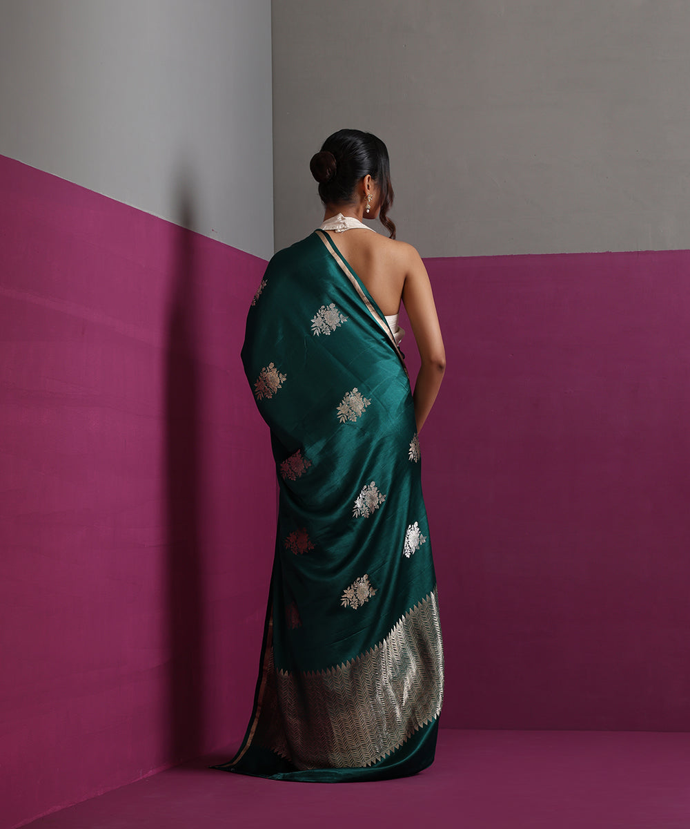Green_Pure_Katan_Silk_Banarasi_Kadhwa_Saree_With_Scalloped_Border_WeaverStory_03