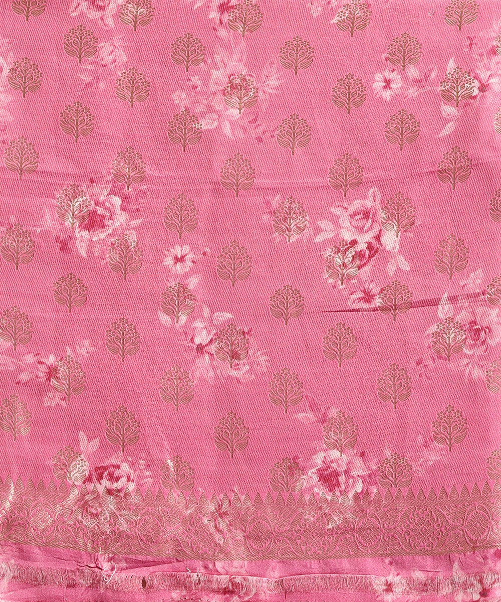 Baby_Pink_Pure_Katan_Mashru_Silk_Digital_Print_Banarasi_Saree_With_Gold_Zari_Border_WeaverStory_05
