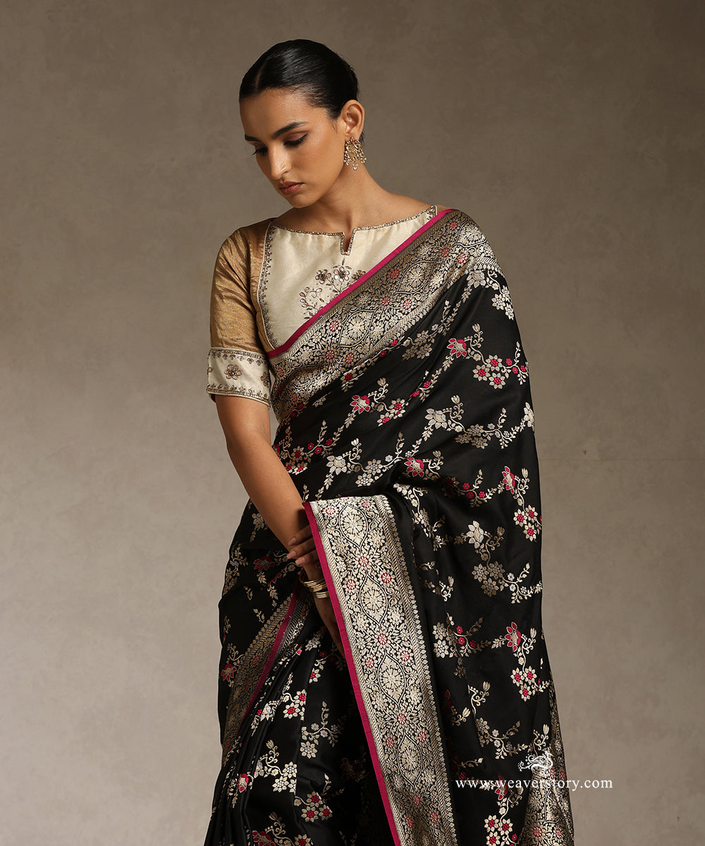 Black_Handloom_Pure_Katan_Silk_Kadhwa_Banarasi_Saree_With_Ektara_Meenakari_Jangla_WeaverStory_02