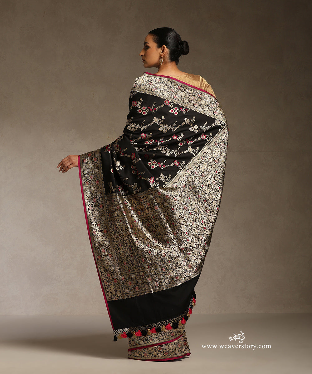 Black_Handloom_Pure_Katan_Silk_Kadhwa_Banarasi_Saree_With_Ektara_Meenakari_Jangla_WeaverStory_03