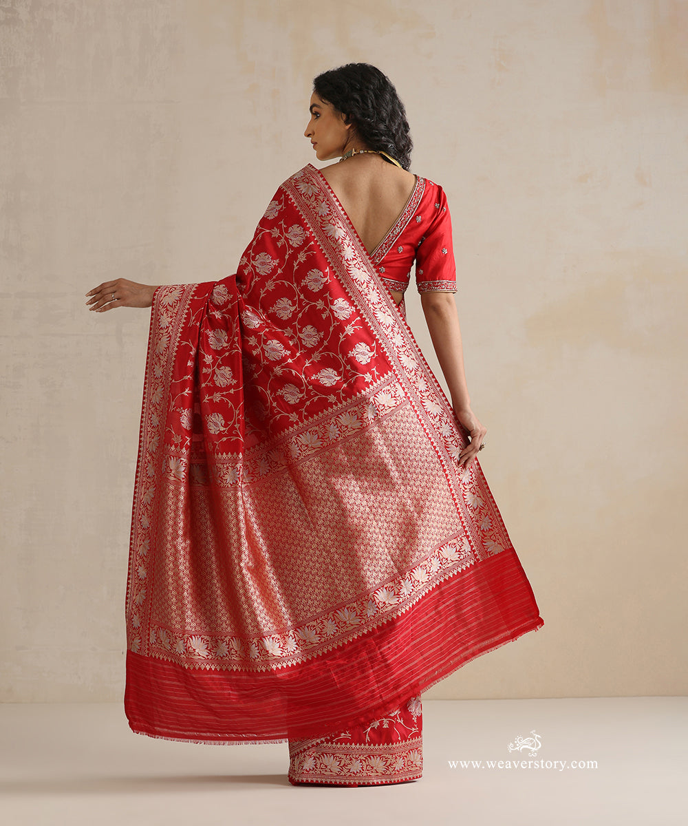 Handloom_Red_Pure_Katan_Banarasi_Saree_With_Kahdwa_Jaal_WeaverStory_03
