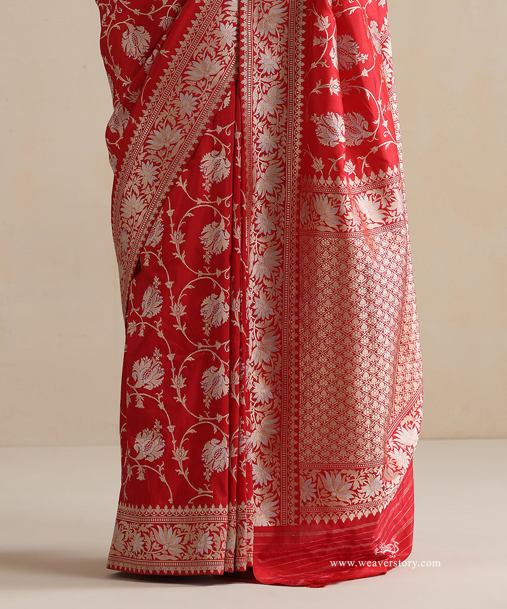Handloom_Red_Pure_Katan_Banarasi_Saree_With_Kahdwa_Jaal_WeaverStory_04