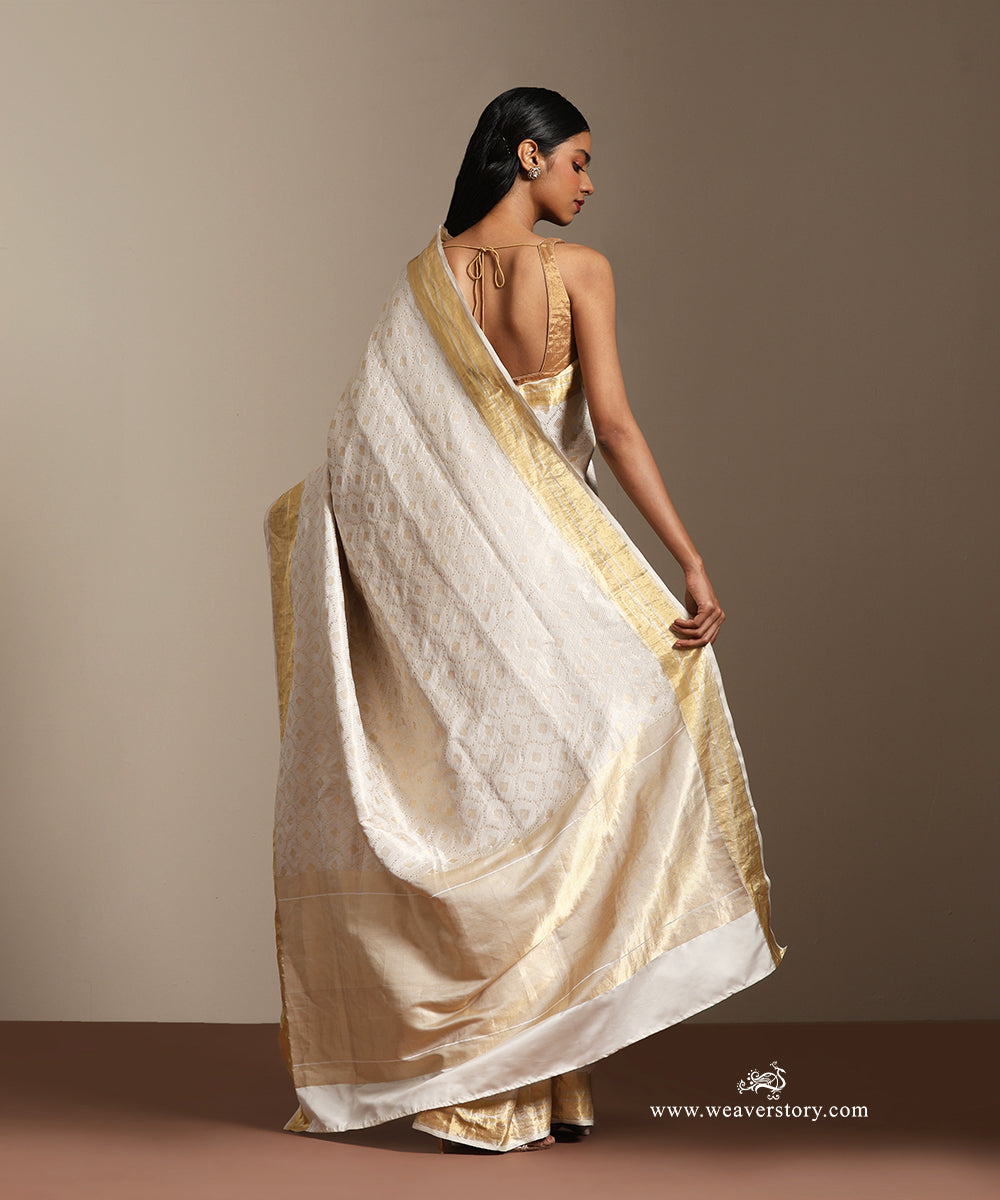 White_And_Gold_Tissue_Weft_Brocade_Saree_WeaverStory_03