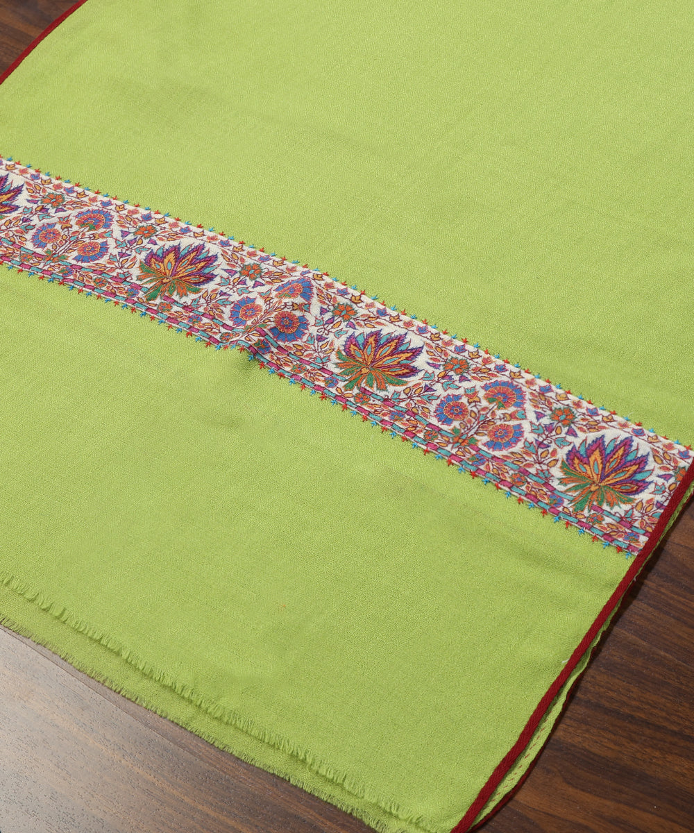 Fresh_Green_Handwoven_Pure_Pashmina_Stoles_With_Hand_Appliqued_Kashidakari_Border_WeaverStory_03