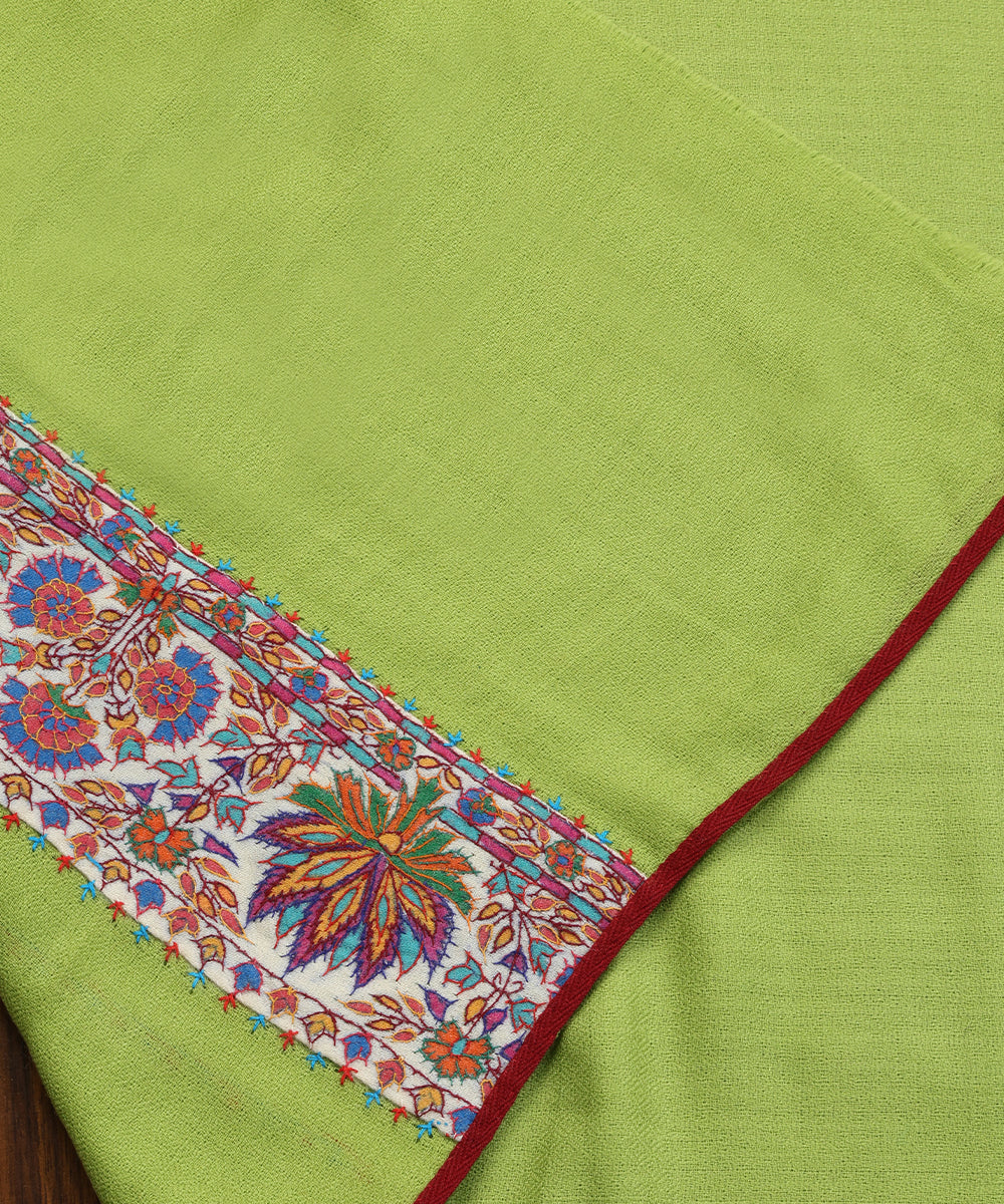 Fresh_Green_Handwoven_Pure_Pashmina_Stoles_With_Hand_Appliqued_Kashidakari_Border_WeaverStory_04