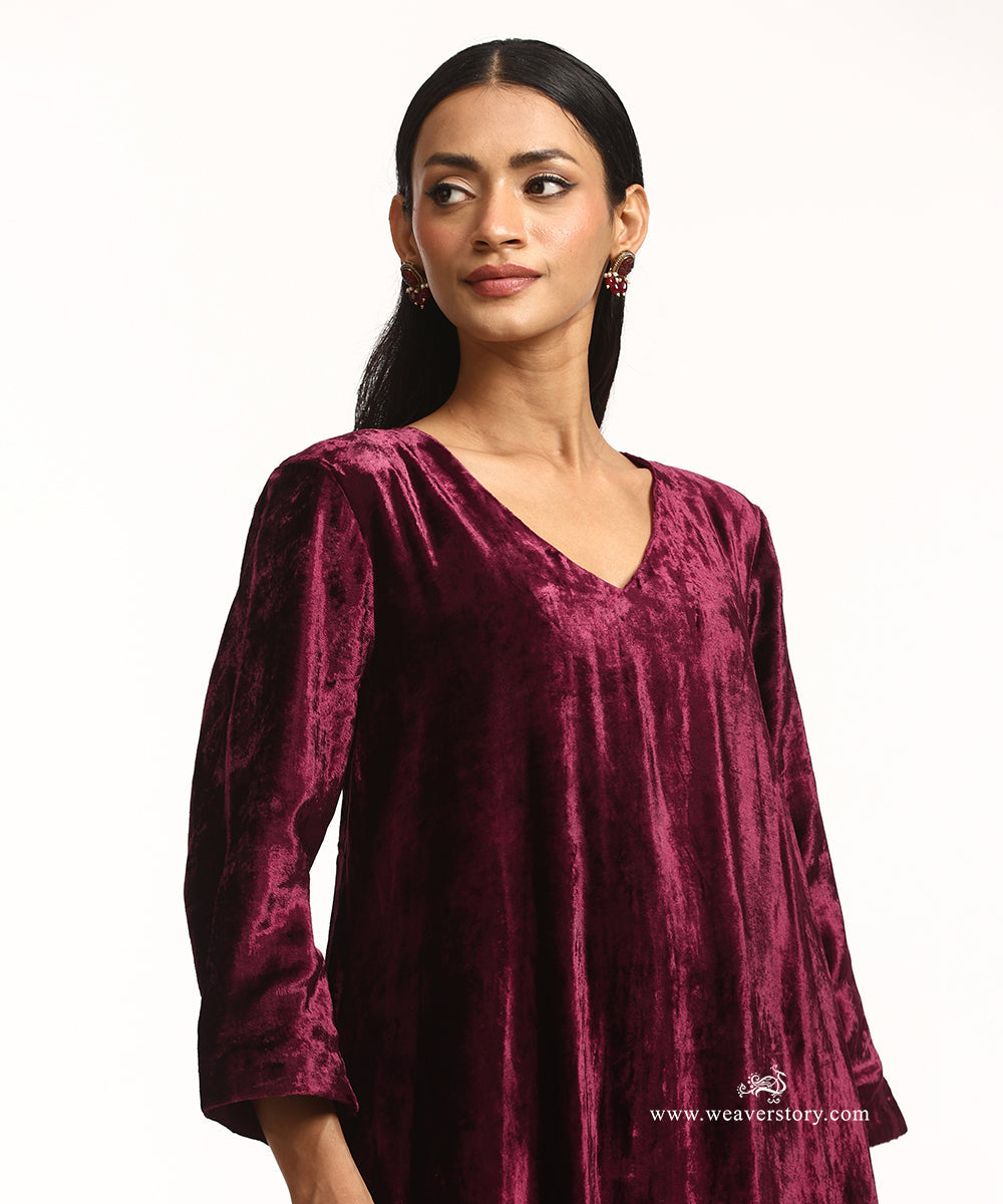 Dark_Maroon_Handloom_Velvet_Kurta_Set_With_Farshi_Embroidery_WeaverStory_04