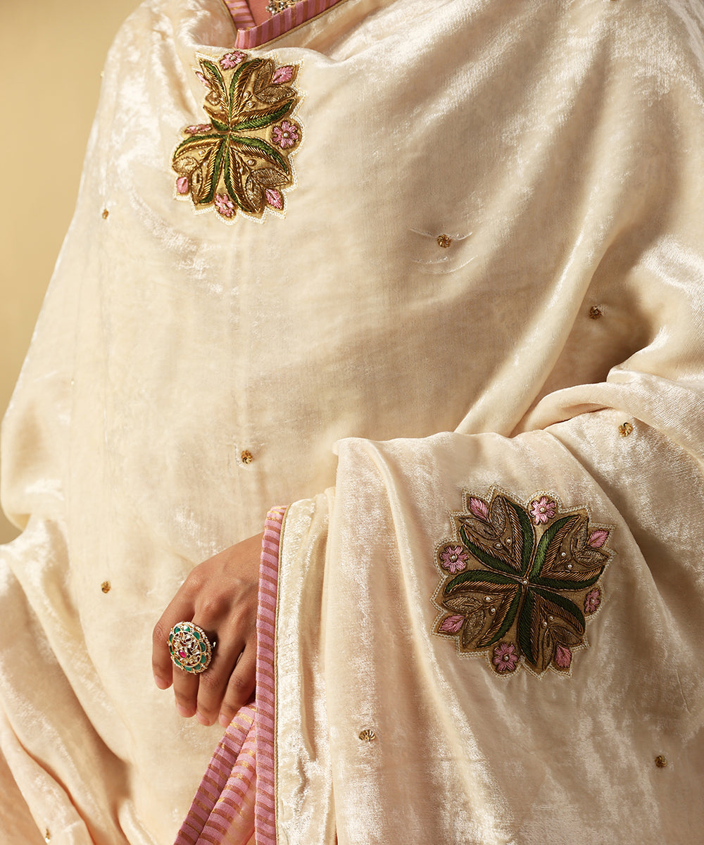 Off-White Hand Embroidered Zardozi Silk Velvet Doshala With Contrast Chanderi Tissue Border Dupatta